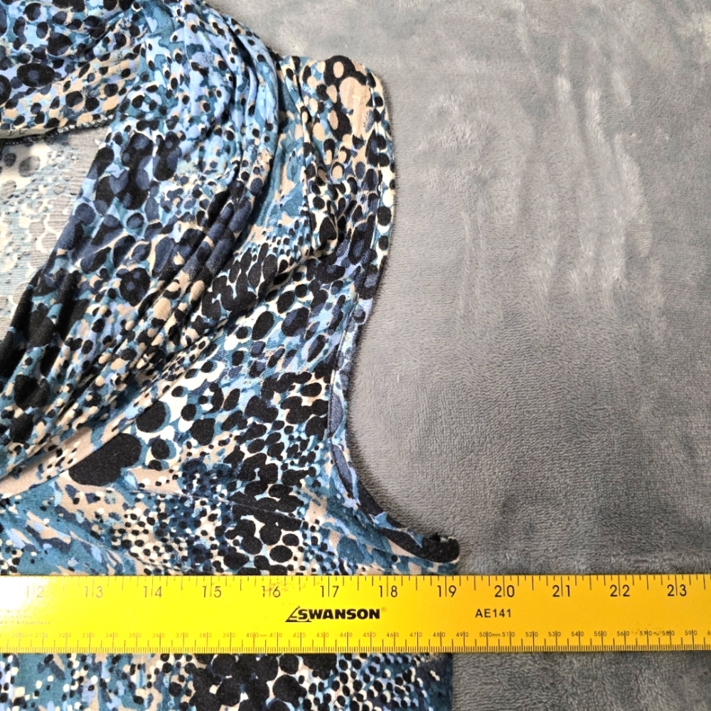 2/$30 August Silk Blue Leopard Print Sleeveless Cowl Neck Womens Blouse Size L - Picture 6 of 11
